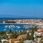 In Pinewood Near The Sea Apartamento Mali Lošinj