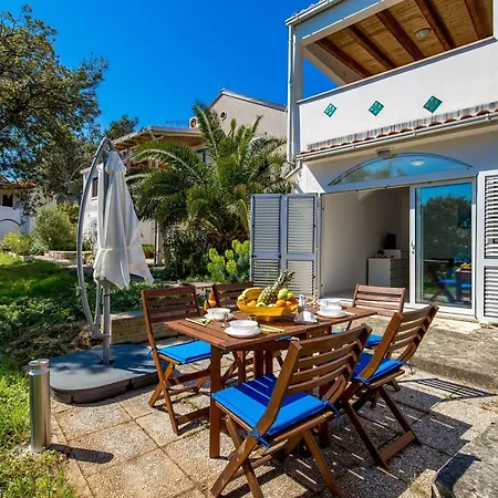 Apartment In Pinewood Near The Sea