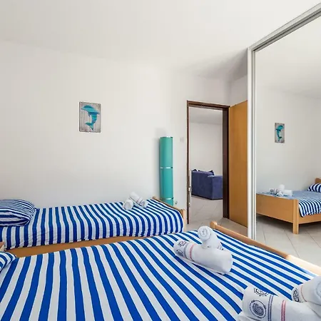 아파트 In Pinewood Near The Sea