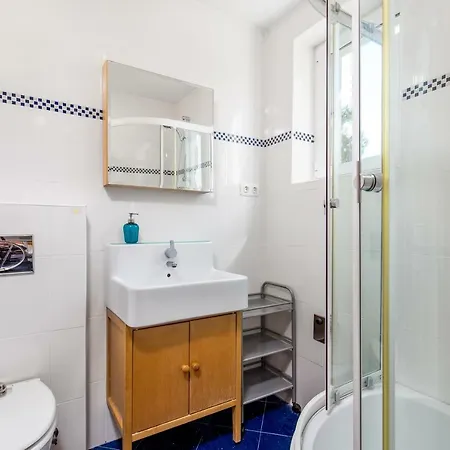 Apartman In Pinewood Near The Sea Mali Lošinj